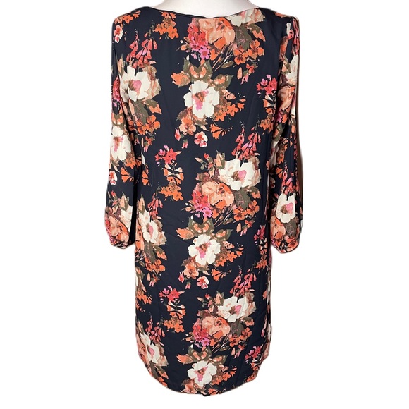 Lulus Women’s Shifting Dears Blue Floral Slit Sleeves Mini Shift Dress Small - Picture 4 of 11